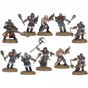 CHAOS CULTISTS WITH CLOSE COMBAT WEAPONS